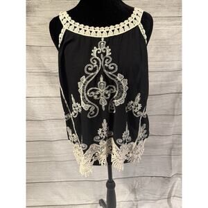 Women’s Ultra Pink black and white embroidered boho blouse Size Large EUC